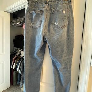 American Eagle Distress Wash Mom Jeans